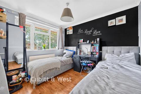 undefined, Barnfield Avenue, Mitcham CR4