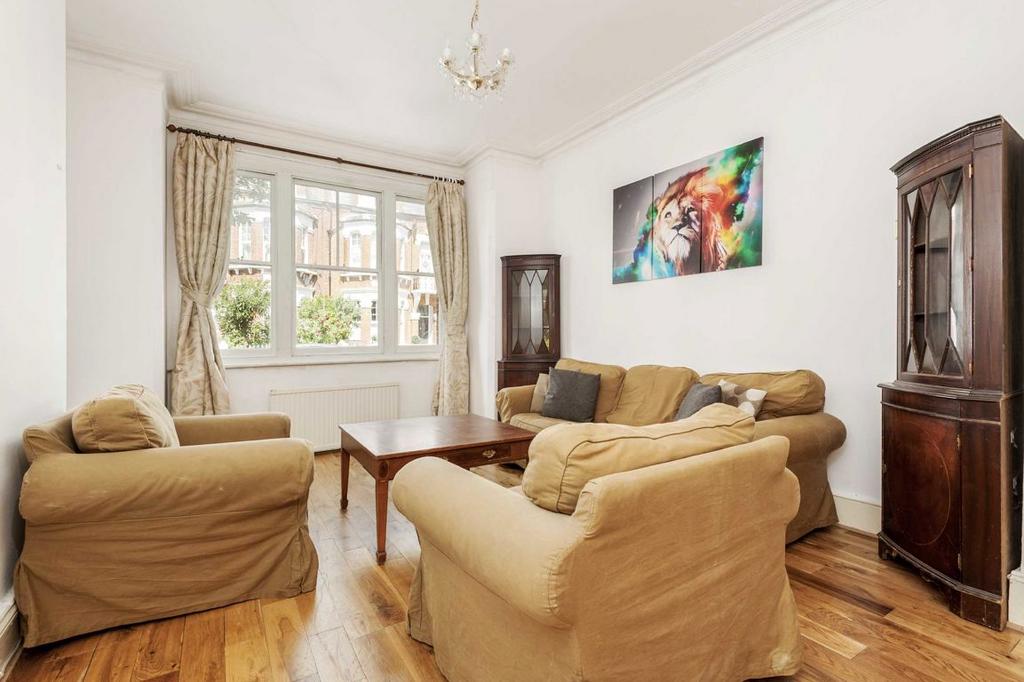 House in London - View 2