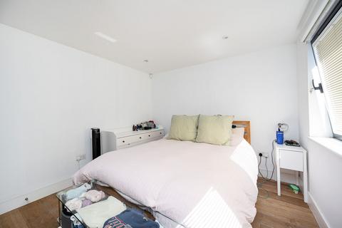 1 bedroom flat for sale, Linea Court, London E3