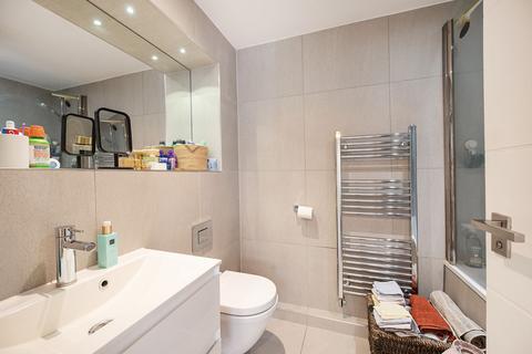 1 bedroom flat for sale, Linea Court, London E3