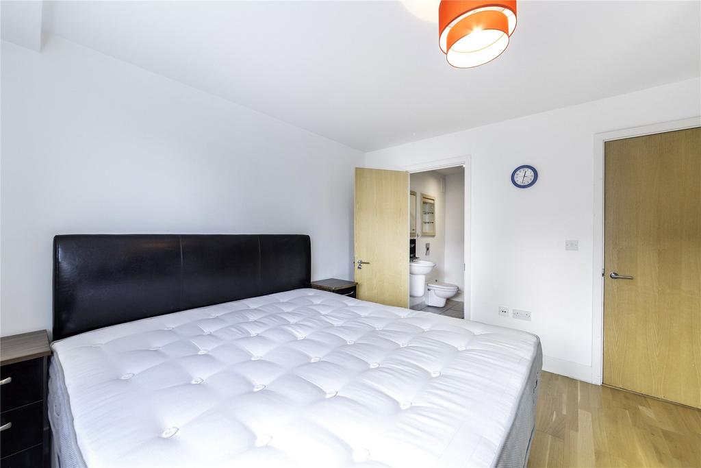 Apartment in London - More