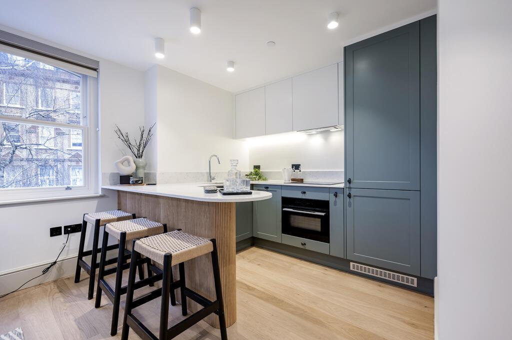 Apartment in London - View 3