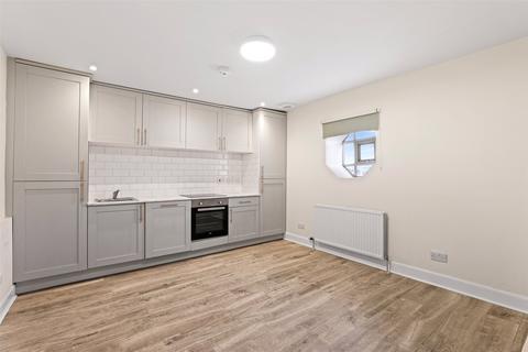 2 bedroom flat for sale, Flat 13, Beaumont House, 15 St. Johns Place, Perth, Perth and Kinross, PH1