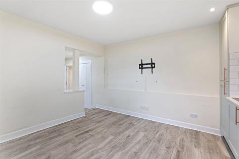 2 bedroom flat for sale, Flat 13, Beaumont House, 15 St. Johns Place, Perth, Perth and Kinross, PH1