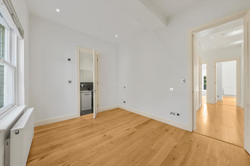 Apartment in London - View 3
