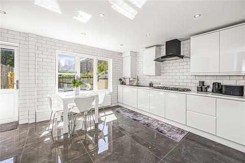 5 bedroom end of terrace house for sale, Simmons Drive, Essex RM8
