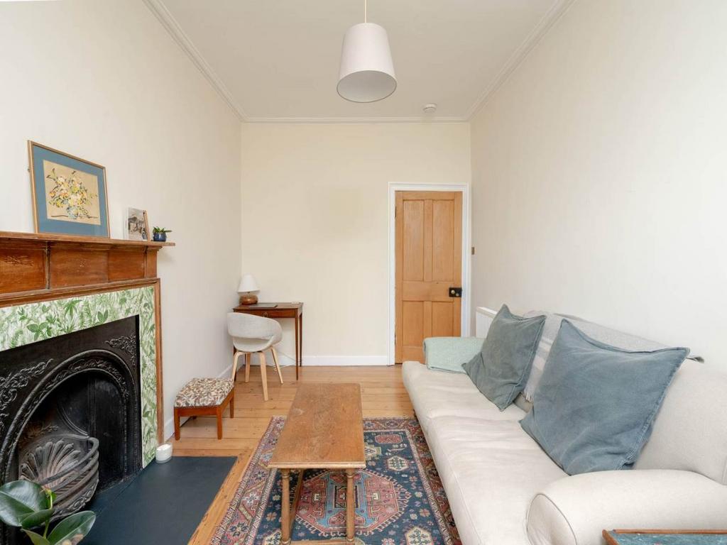 Apartment in Edinburgh - View 3