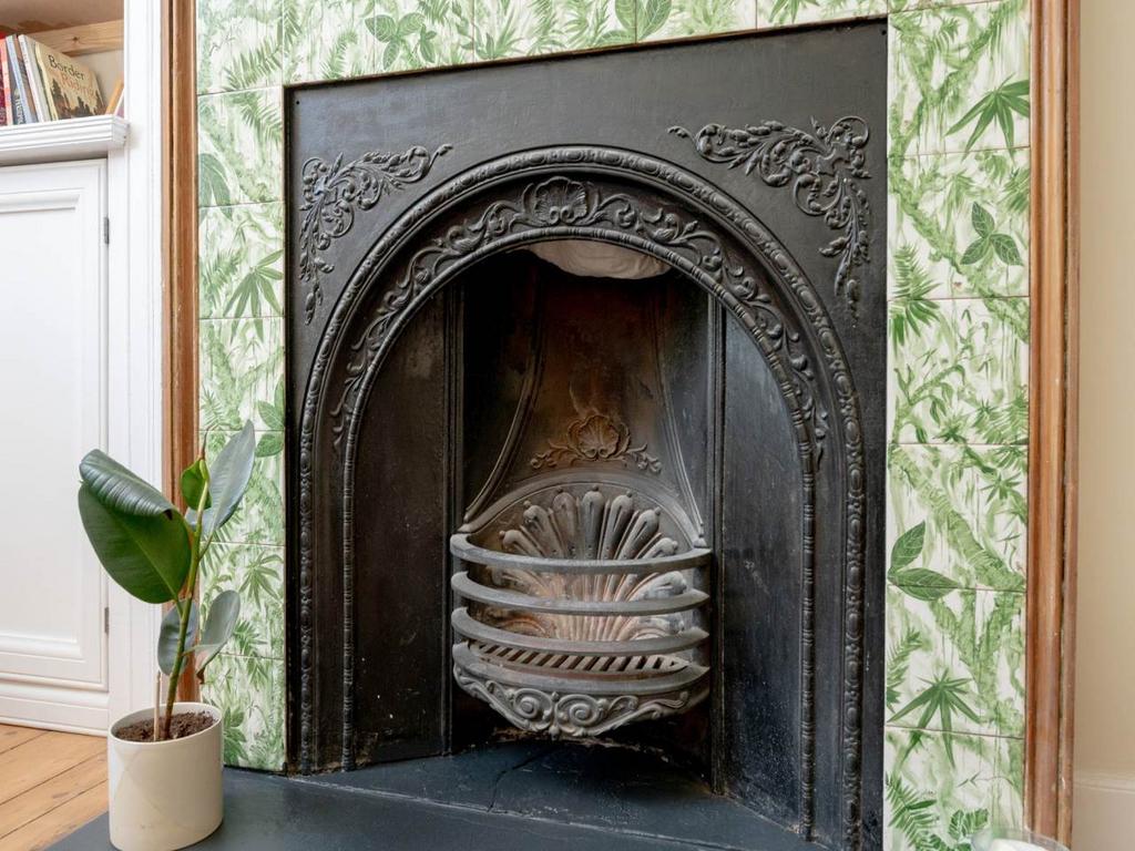 Apartment in Edinburgh - View 4