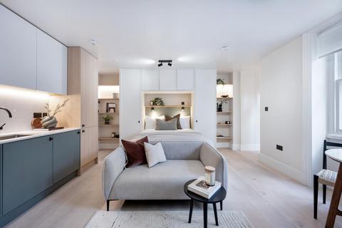 Studio to rent, Kensington Gardens Square, 32-33, London W2