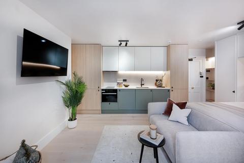 Studio to rent, Kensington Gardens Square, 32-33, London W2