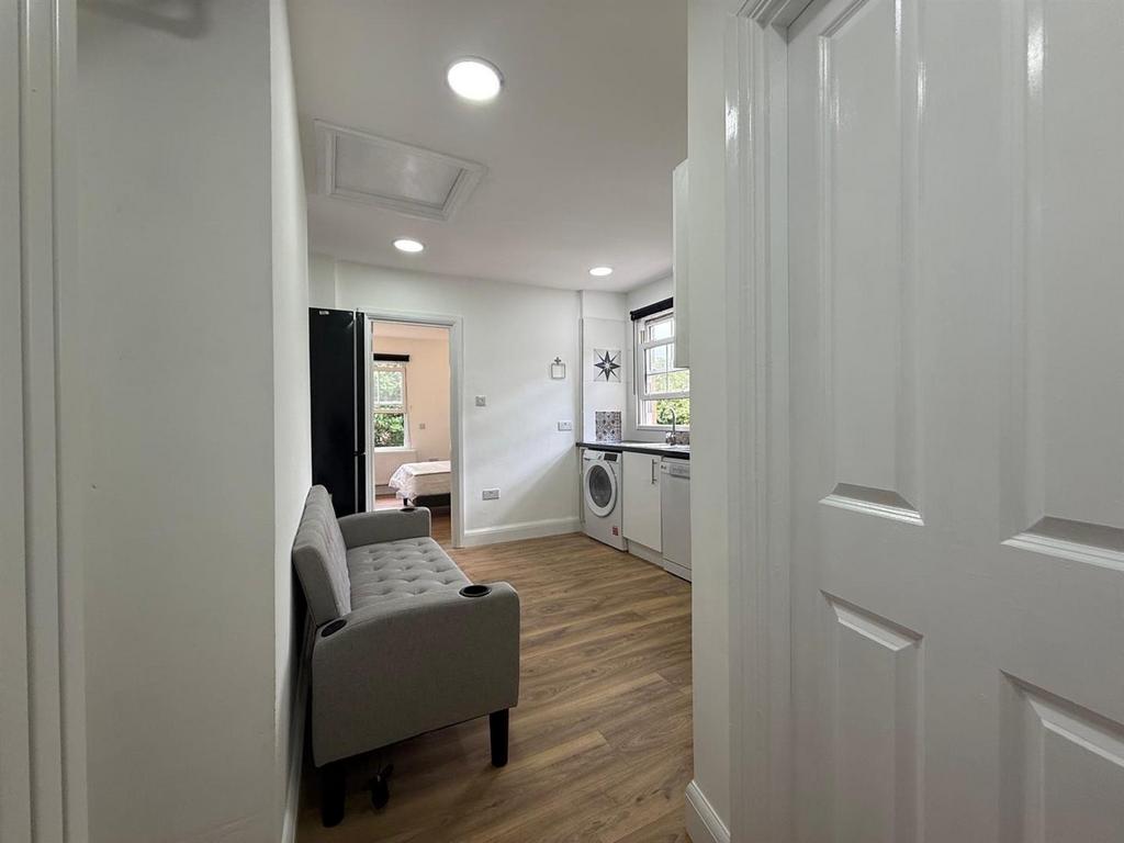 House in London - View 3