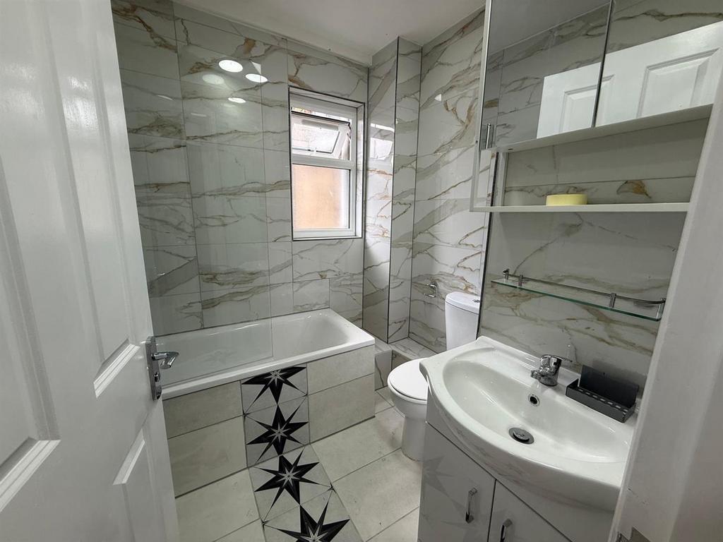 House in London - View 5