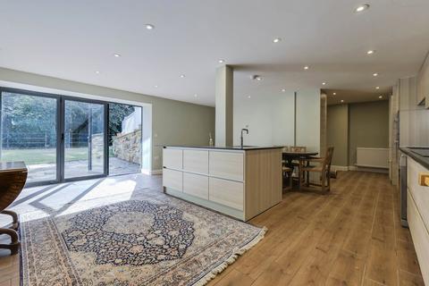 3 bedroom flat for sale, Flat E The Hollies, Weetwood Lane, Leeds, West Yorkshire, LS16