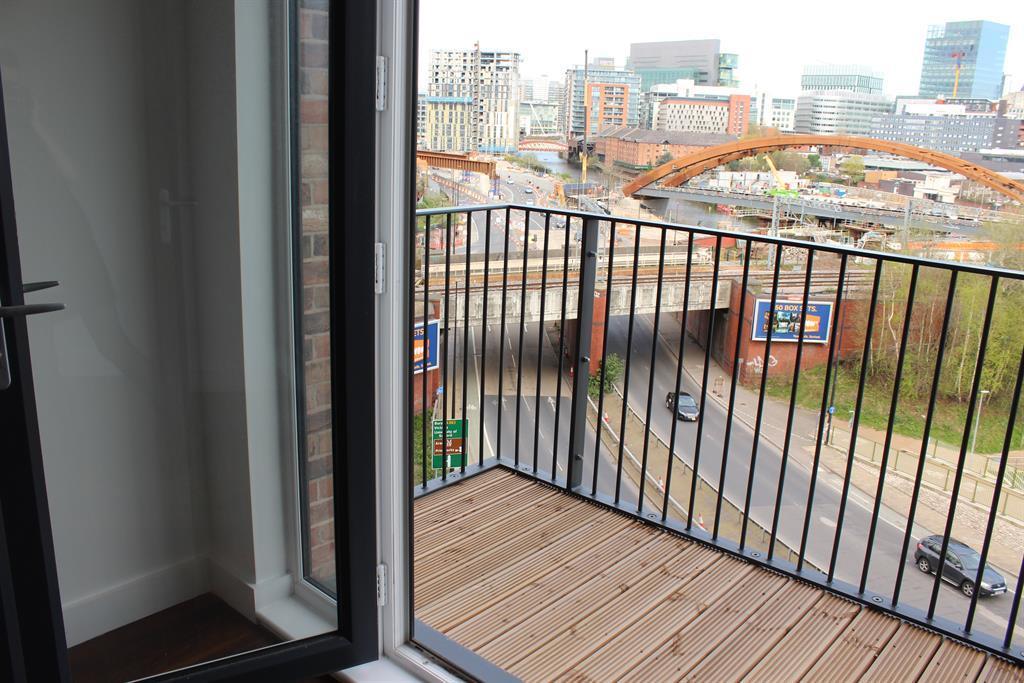 Apartment in Manchester - More