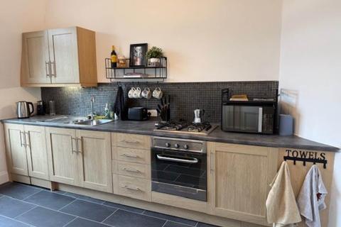 3 bedroom house to rent, Colinton Road, ,