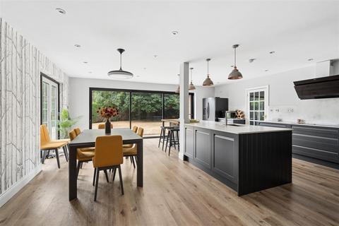 4 bedroom house for sale, Parkfield, Chorleywood WD3