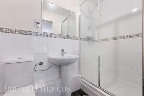 2 bedroom flat to rent, Chertsey Road, FELTHAM