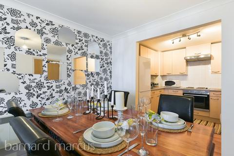 2 bedroom flat to rent, Tilley Road, FELTHAM