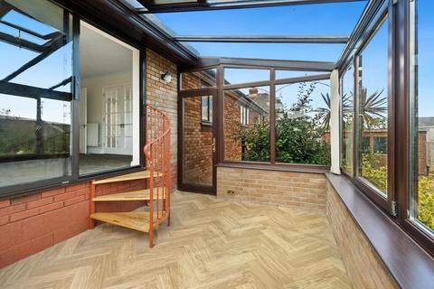 3 bedroom bungalow to rent, Hazel Drive, Plymouth