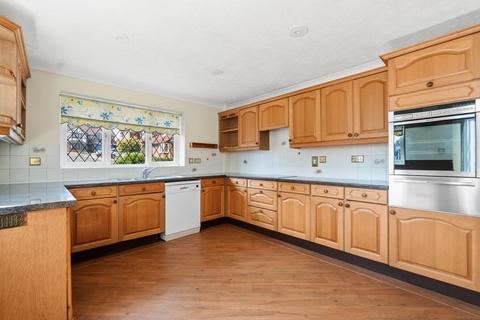 3 bedroom bungalow to rent, Hazel Drive, Plymouth