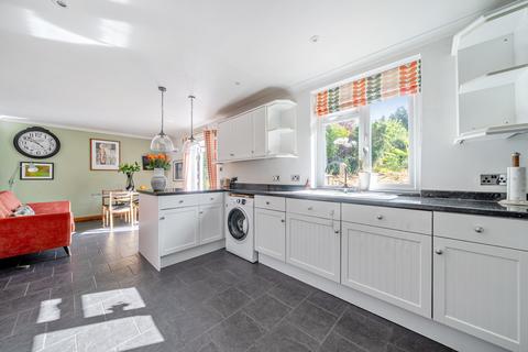 4 bedroom house for sale, Garlichill Road, Epsom, KT18