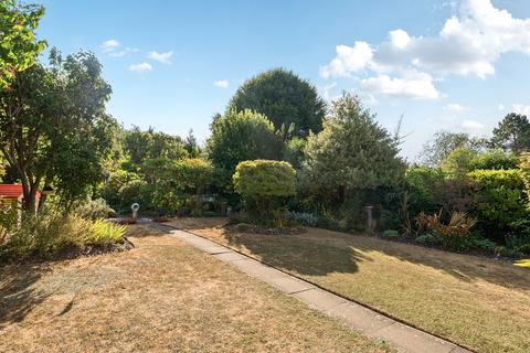 4 bedroom house for sale, Garlichill Road, Epsom, KT18