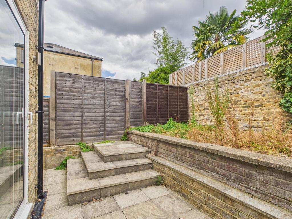 House in London - View 3
