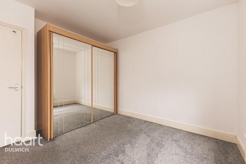 2 bedroom flat for sale, North Cross Road, London