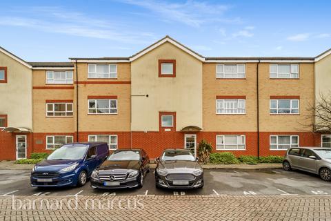 2 bedroom apartment to rent, Phoenix Court, Chertsey Road, Feltham