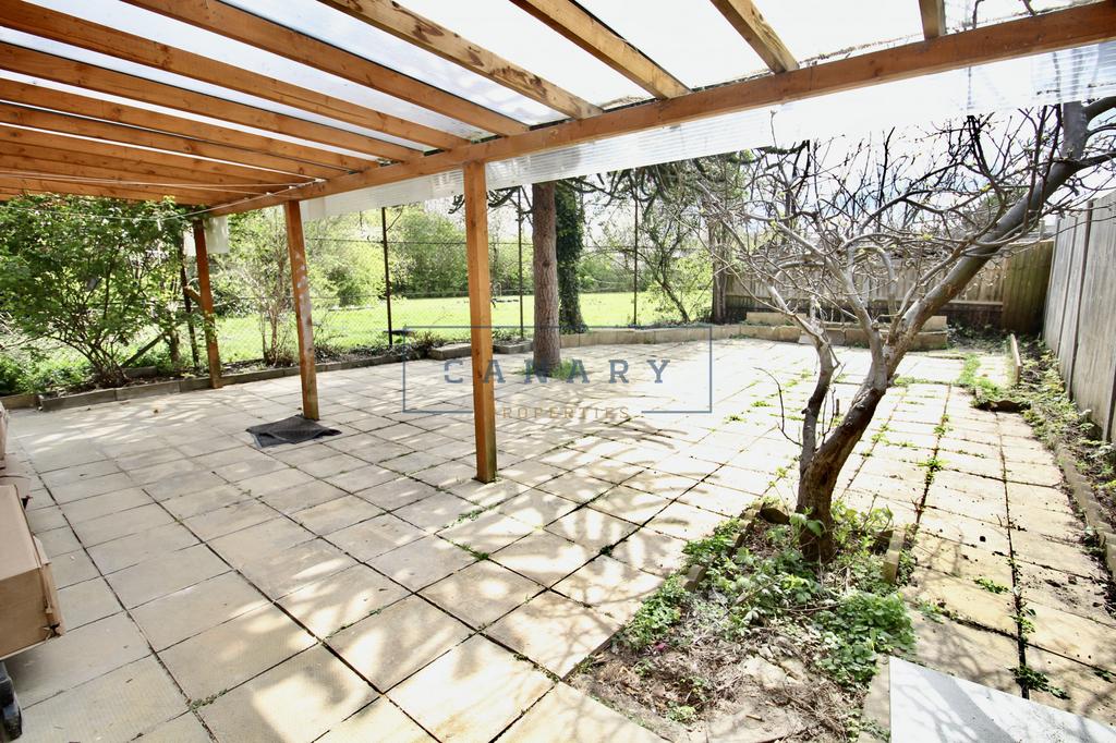 House in Tooting - More