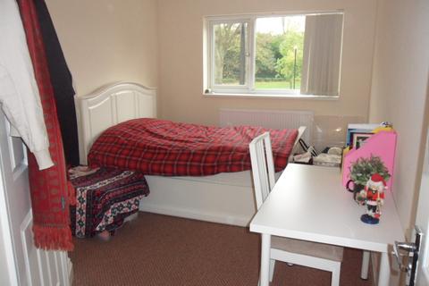 2 bedroom flat to rent, Walsgrave Road, Stoke CV2