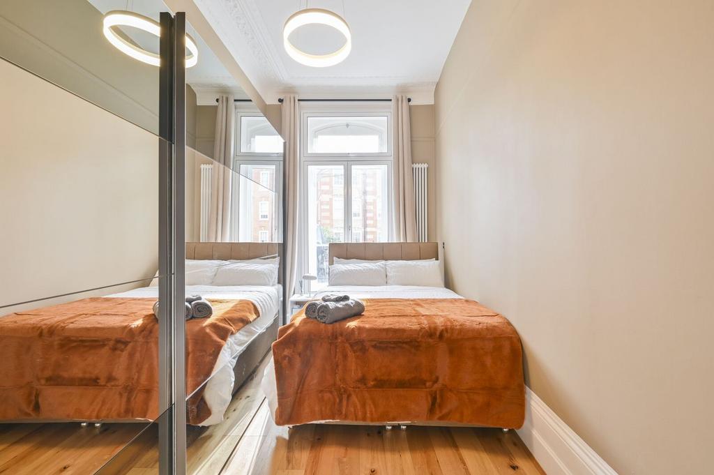 Apartment in London, Royal Borough of Kensington and Chelsea - View 4