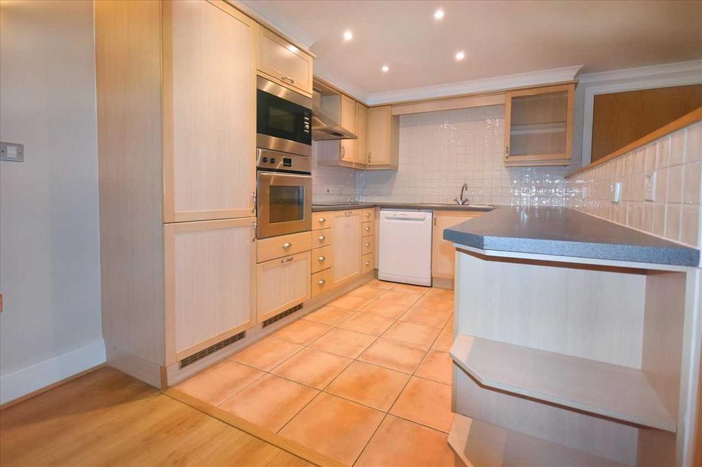 Apartment in Chiswick - View 3