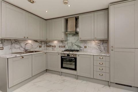 2 bedroom apartment for sale, Cochrane House, 19 Truesdales, Ickenham, UB10