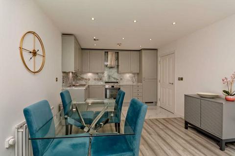 2 bedroom apartment for sale, Cochrane House, 19 Truesdales, Ickenham, UB10
