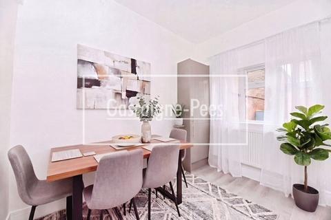 2 bedroom house to rent, Church Street, Walton-on-Thames, KT12