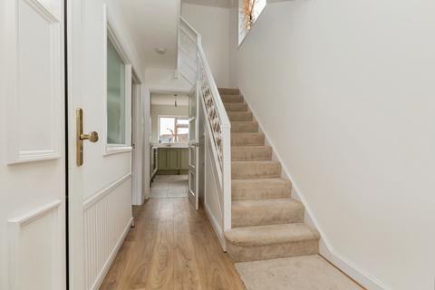 3 bedroom semi-detached house to rent, Kestrel Close, High Wycombe, Buckinghamshire, HP13