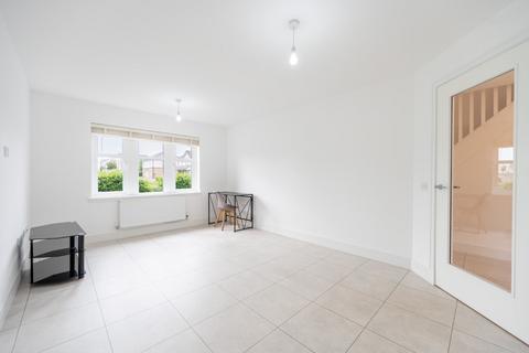 3 bedroom semi-detached house to rent, Raeside Grove, Newton Mearns, Glasgow, East Renfrewshire, G77