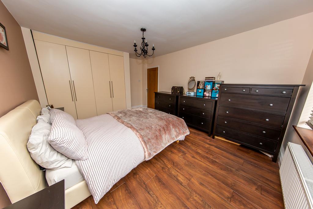 Apartment in Enfield - More