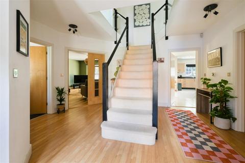 5 bedroom detached house for sale, Killowen Close, Tadworth