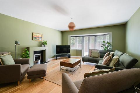 5 bedroom detached house for sale, Killowen Close, Tadworth