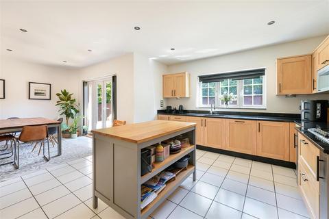 5 bedroom detached house for sale, Killowen Close, Tadworth