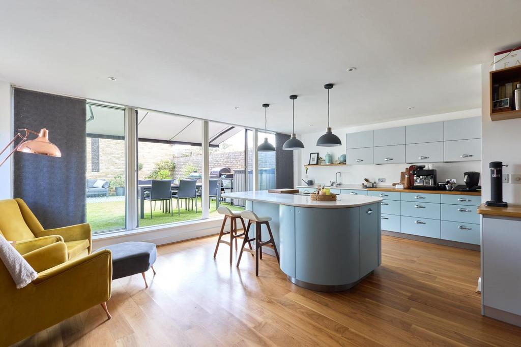 House in Cambridge, Petersfield - View 2