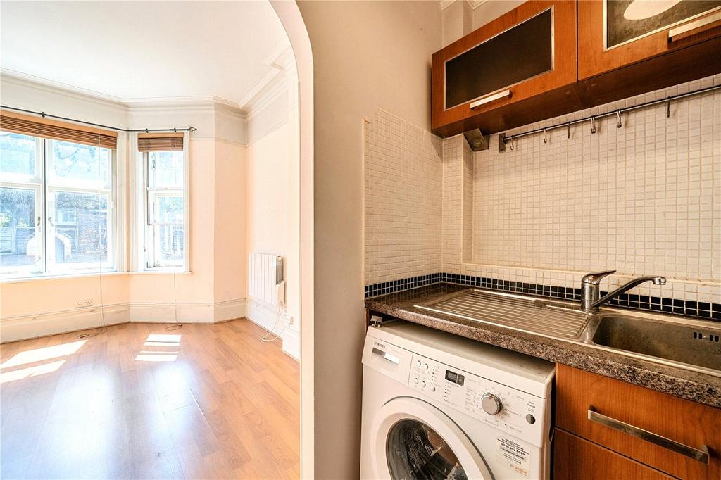 Apartment in Surbiton - More