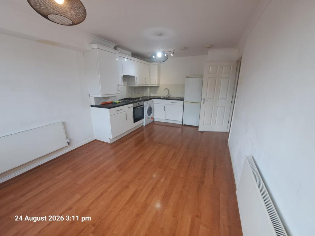 Apartment in ROMFORD - View 4
