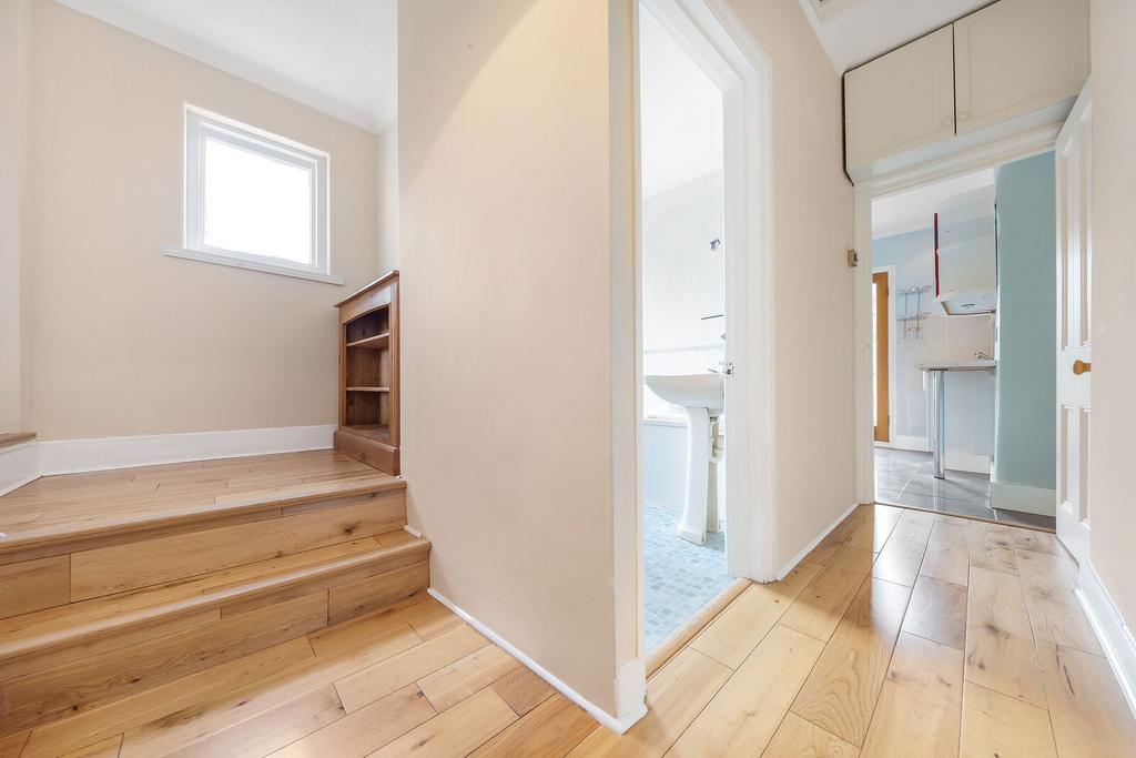 Apartment in London - View 5
