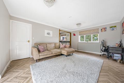 1 bedroom flat for sale, Station Avenue, Walton-On-Thames, Surrey, KT12