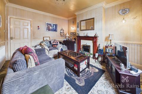2 bedroom end of terrace house for sale, Burrowlee Road, Sheffield S6