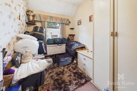 2 bedroom end of terrace house for sale, Burrowlee Road, Sheffield S6