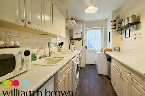 1 bedroom ground floor maisonette to rent, Kings Acre, Coggeshall, Essex